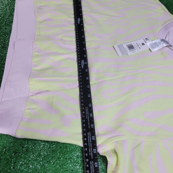 Adidas Women's Tiger Striped Sweatshirt Size Medium Yellow Pink 100% Cotton New - Picture 6 of 8